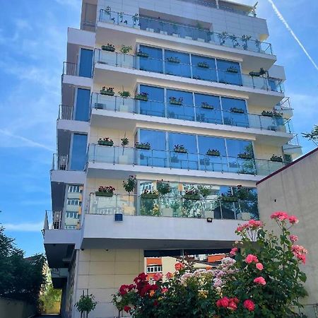Marshal Garden Hotel Βουκουρέστι Εξωτερικό φωτογραφία The building of the Embassy of the Republic of Korea in Belgrade