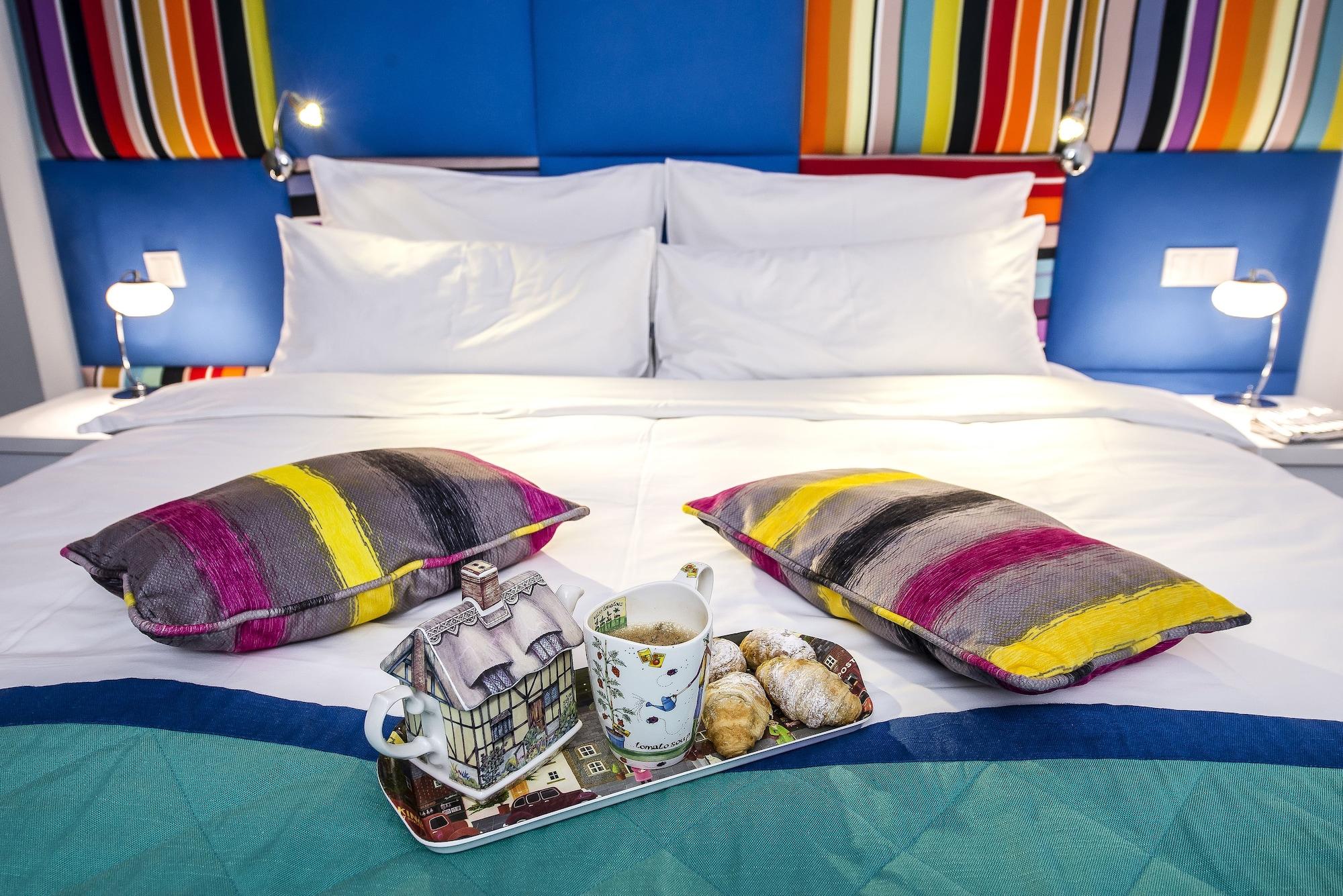 Marshal Garden Hotel Βουκουρέστι Εξωτερικό φωτογραφία A room at the hotel